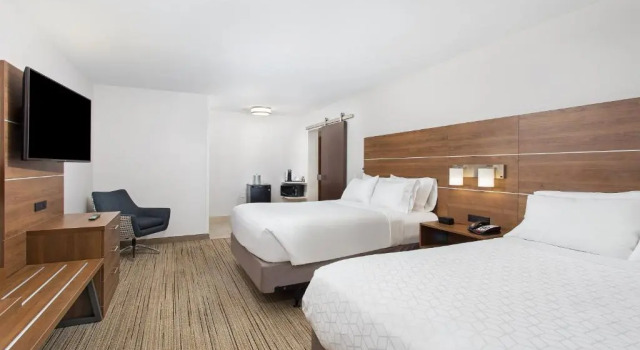 Четырёхместный номер Standard Holiday Inn Express Williamsburg by IHG