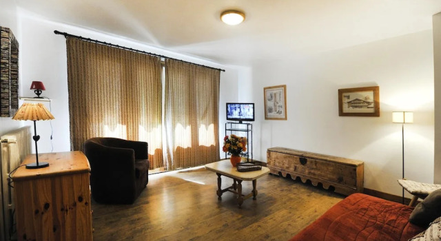 Apartment With 3 Bedrooms in Les Ménuires, With Wonderful Mountain Vie, Prenota Appartamento Hotel a Alvernia con parcheggio, Parcheggio