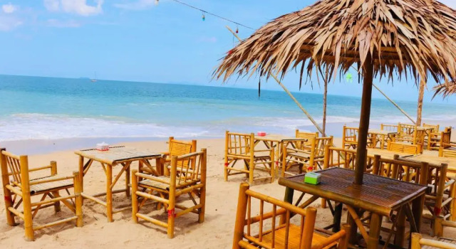 Двухместный номер Standard с балконом и с красивым видом из окна Lanta Palm Beach Resort , Beach Bungalow - Koh Lanta