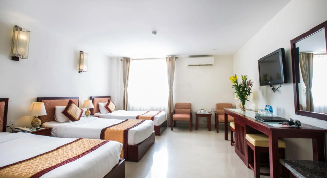 Трёхместный номер Deluxe Luxe Hotel