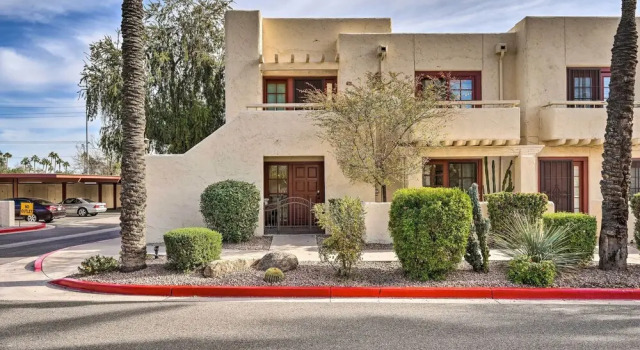 Scottsdale Condo w/ Pool Access, Near Old Town!