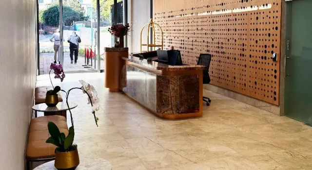 One Rosebank Executive Apartment Hotel, Забронировать Апартаменты/квартира Отели Йоханнесбург с парковкой, рядом с South African Chamber of Commerce and Industry, Парковка