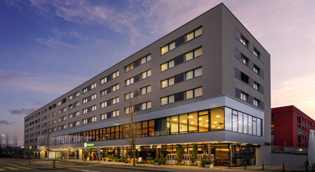Holiday Inn Zurich - Messe by IHG