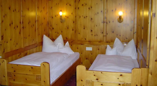 Четырёхместный номер Standard Hotel Krone