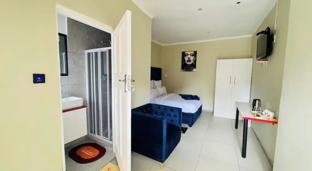 DJ Guest Lodge, Забронировать Гостевой дом Йоханнесбург Гаутенг, рядом с Houghton Golf Club