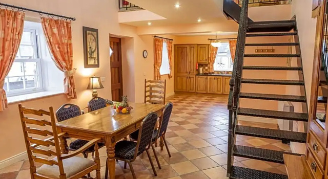 Коттедж с видом на сад East Clare Golf Village