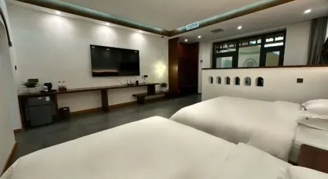 Люкс Yilv Yunge Homestay (Tekes Bagua City)