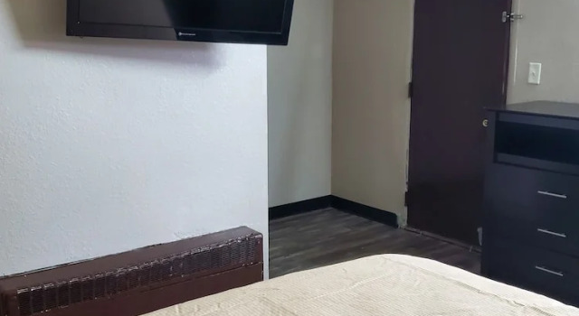 Travel Inn, Брондау Қонақ үй Бэй Сити Мичиган