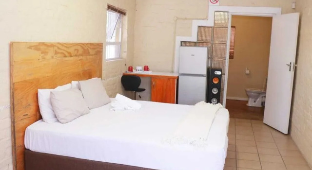 Top Efforts Guest House, Забронировать Гостевой дом Отели Cape Peninsula с парковкой, Парковка
