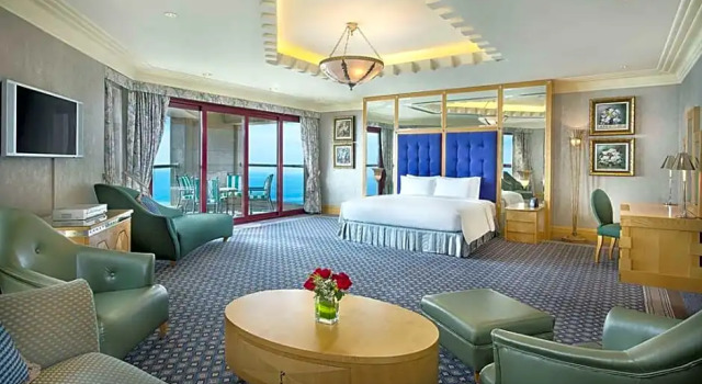 Семейный люкс Royal Jeddah Hilton