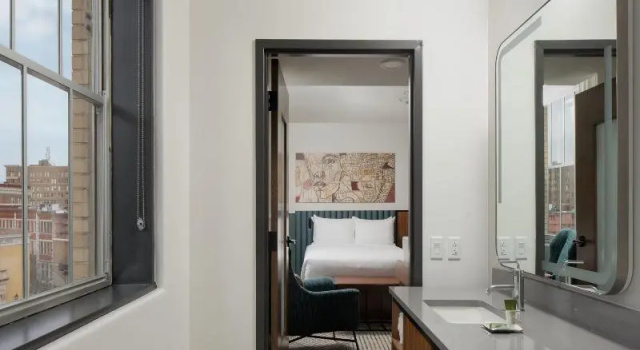 Четырёхместный номер Standard Hotel Forty Five, Macon, a Tribute Portfolio Hotel