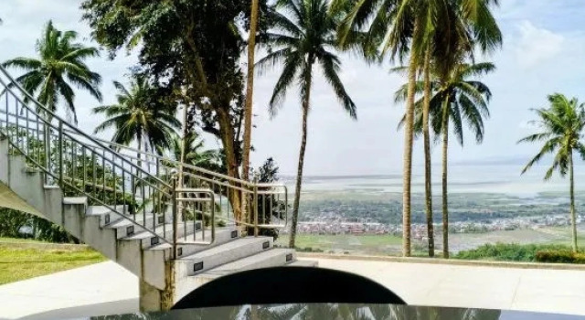 Люкс Grand Caliraya Heights Resorts and Events Place
