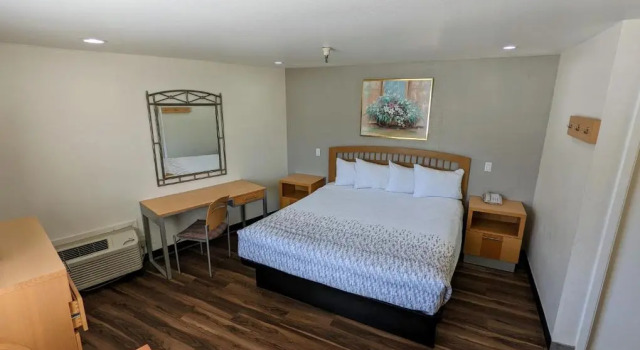 Номер Deluxe Royal Inn