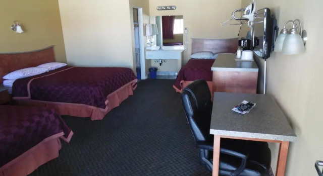 Семейный номер Standard Trails Motel
