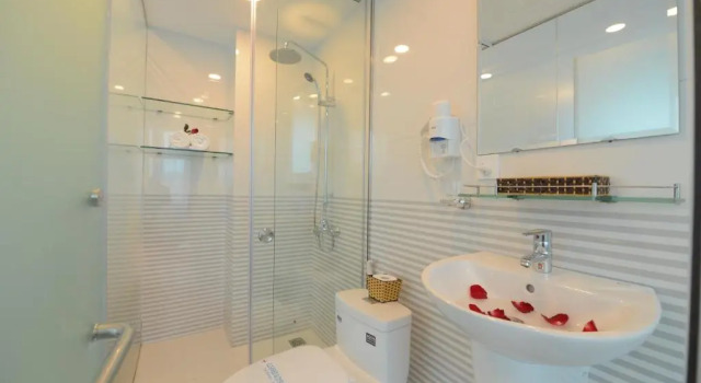 Семейный номер Standard с видом на город Hanoi Prime Center Hotel & Spa