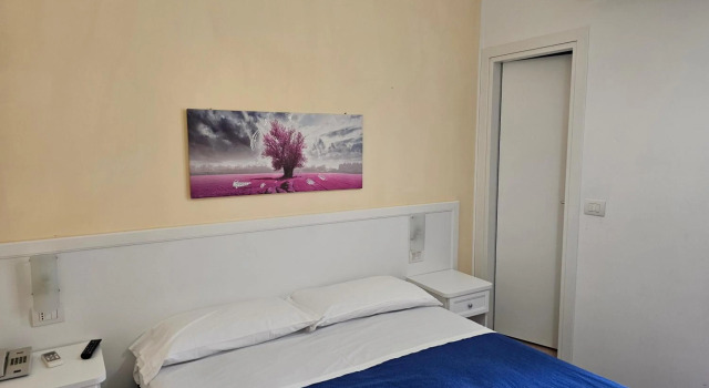Hotel Riviera, Забронировать Отель Отели Каттолики с бассейном, рядом с Аквариум Le Navi, Бассейн