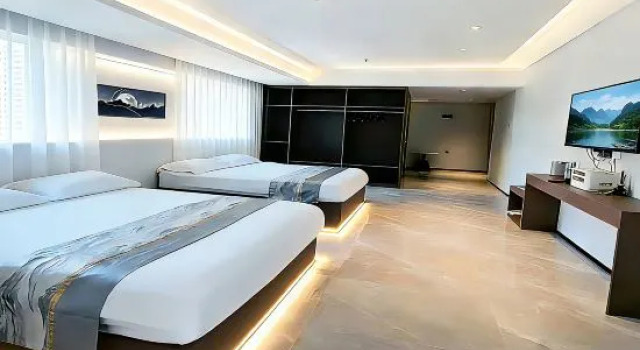Семейный люкс Xining Haizhiyang Hotel (Beichuan Wanda Plaza)