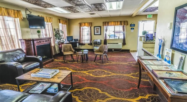 Days Inn by Wyndham Montrose, Забронировать Отель Отели Монтроуз с парковкой, Парковка