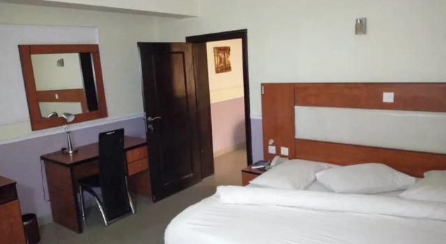 Commordore Hotel