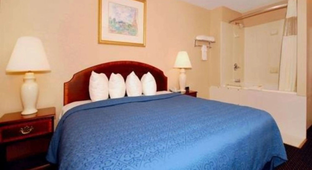 Econo Lodge Inn & Suites Waterloo Downtown, Брондау Қонақ үй Уатэрлу Iowa