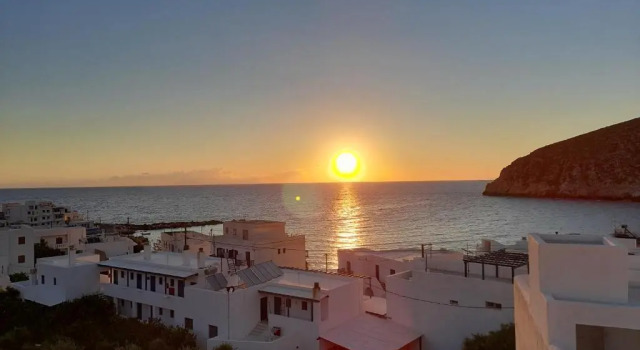 white house apollon naxos