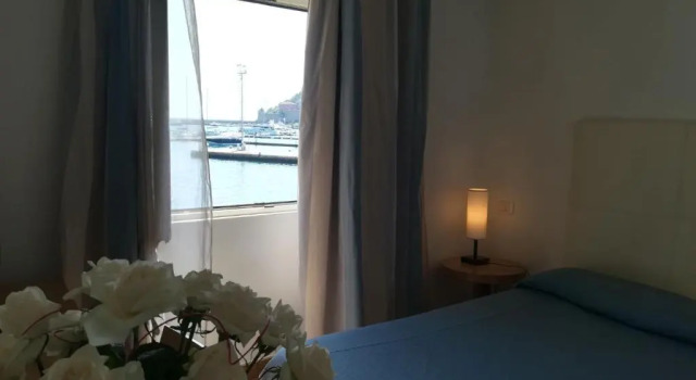 Bi Hotel