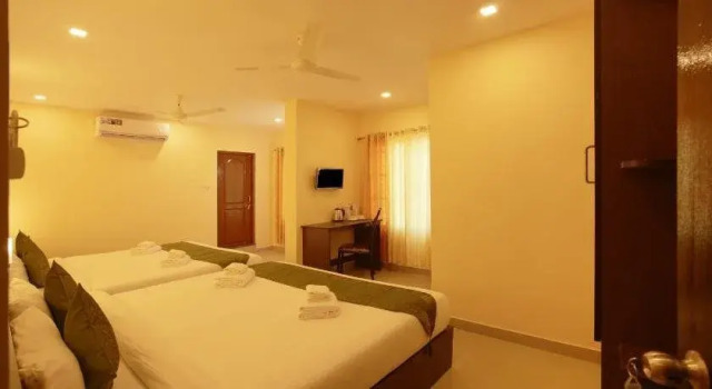 Zion Plaza By Treebo, Boek Hotel Angamali New Delhi
