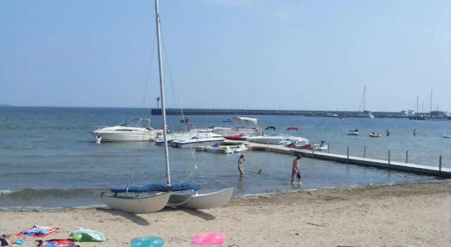 Четырёхместный номер Standard Tawas Bay Beach Resort & Conference Center