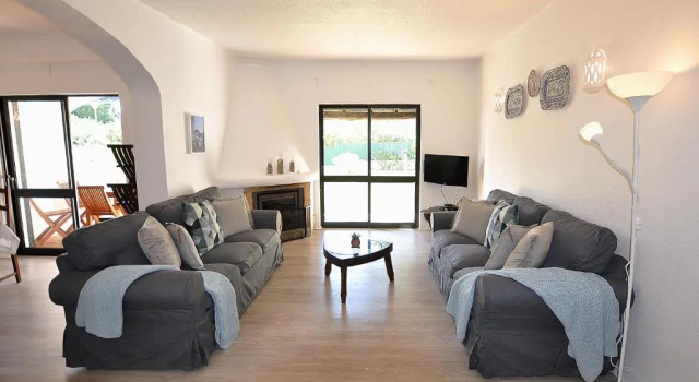 E&M Beach House Aldeamento do Levante III, Buchen Sie Hotel Porches Barlavento