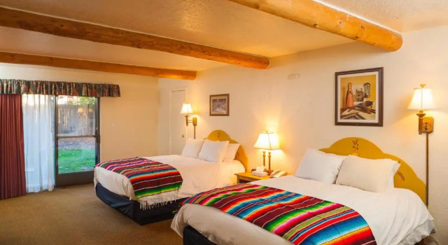 Четырёхместный номер Standard El Pueblo Lodge