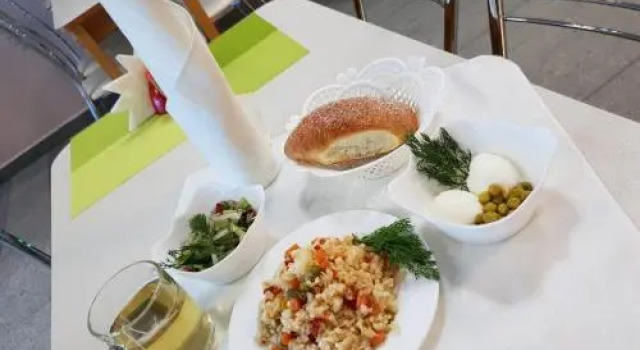 Hotel Belyi Lebed, Buchen Sie Hotel Wladiwostok 