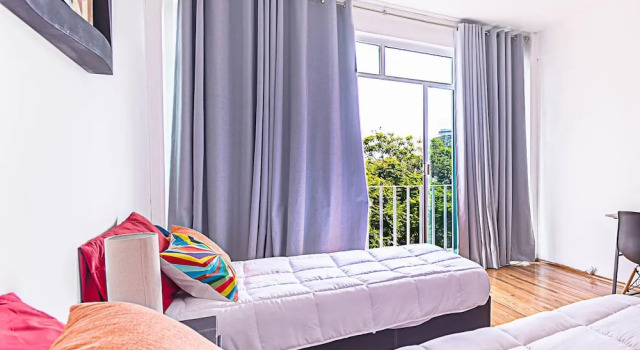 Семейные апартаменты с 3 комнатами с балконом и с видом на город Roma Sur Apartments with Balcony - Family Friendly