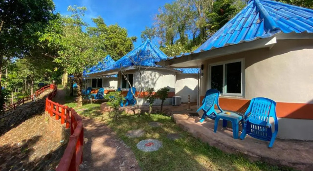 Бунгало с видом на сад Koh Mak Buri Hut Natural Resort