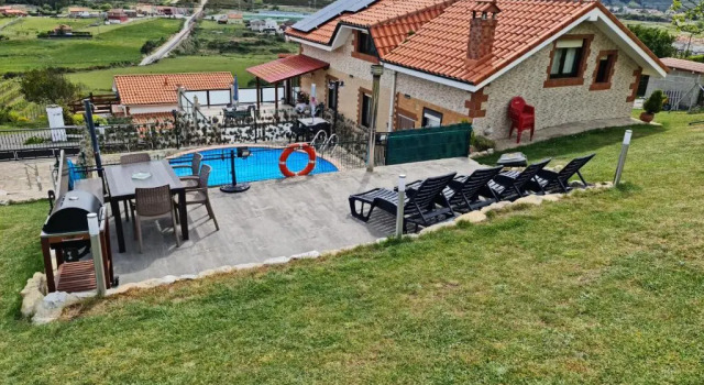 Casa con piscina y fantasticas vistas, Rezerwuj Hotel Miengo 