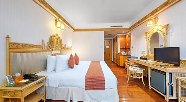 Двухместный номер Standard с балконом Green Plaza Hotel