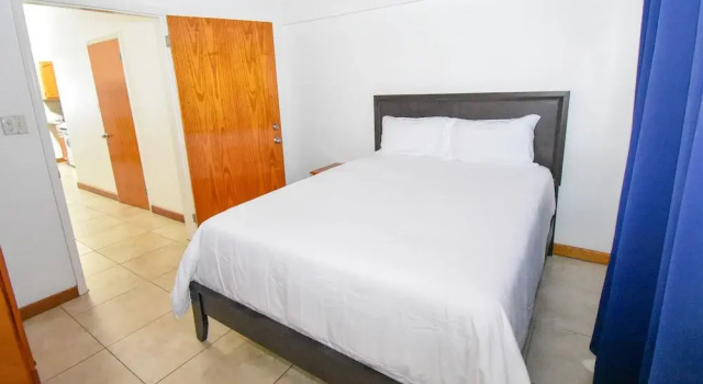 Lord Nelson Hotel & Residences, Book Hotel Hodges Bay 