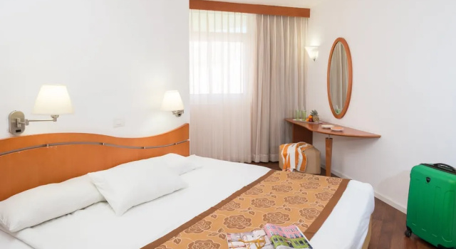 Люкс с 2 комнатами Leonardo Club Hotel Dead Sea - Все включено