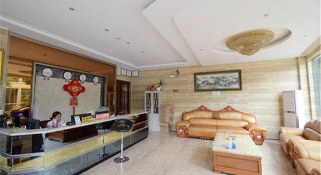 Baliu Hotel Shenqi Road Branch, Book Hotel Hotels in Qianxinan with Parking, Parking