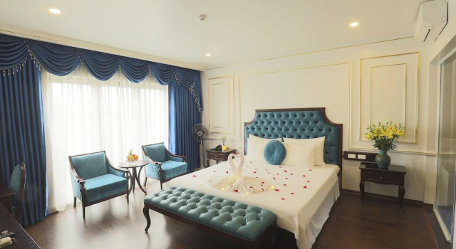Люкс Royal Văn Phú Hotel