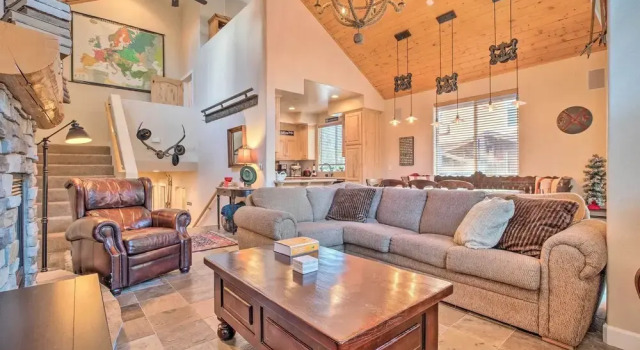 Апартаменты Mammoth Lakes Townhome - 10-Min Walk to Village
