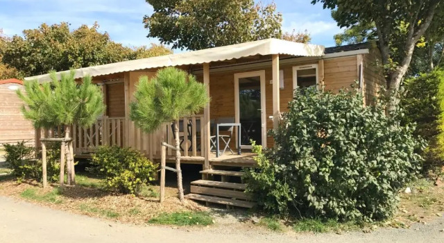 Camping Au Petit Port de l'Houmeau, Rezerwuj Pole kempingowe Hotele w Charente-Maritime z parkingiem, Parking