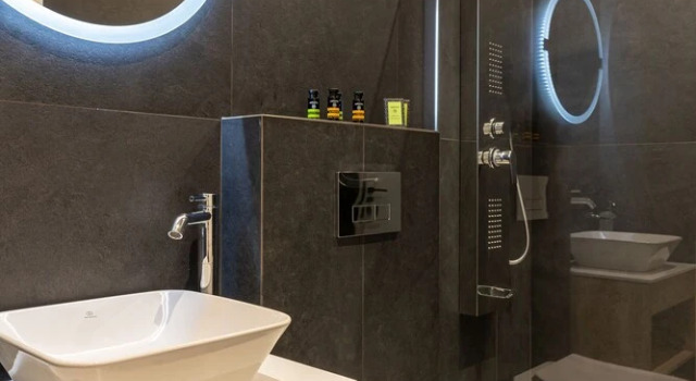 Апартаменты Deluxe с балконом и с видом на город CITY HILL Luxury Apartments