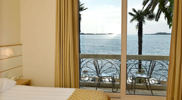 Двухместный номер Superior с балконом Hotel Monte Baldo e Villa Acquarone