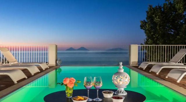 Вилла с 5 комнатами Villas dOrlando - with private pool and sea view