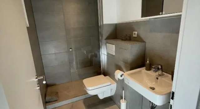 Apartment Rhein - Central - Balcony - Tradefair, Забронировать Апартаменты/квартира Нойс Северный Рейн-Вестфалия, рядом с Rheinpark-Center Neuss