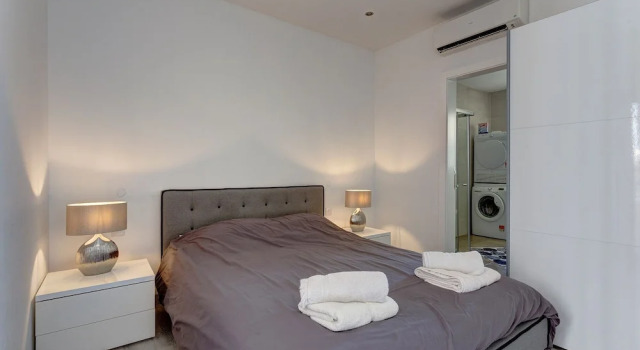 Idyllic Apartment Just off the Promenade