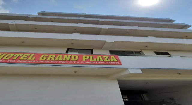 OYO 82033 Hotel Grand Plaza, Забронировать Отель Рохини Нью-Дели, рядом с DTU