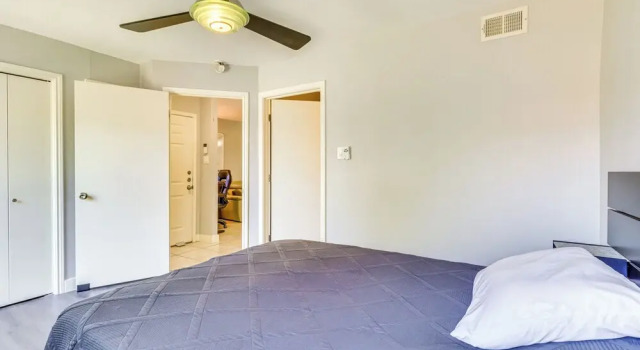 4 Mi to Dtwn: Gem w/ Pool Access & Patio in Austin, Забронировать Апартаменты/квартира Апартаменты Остина, рядом с Saint Edwards University Baseball Field, Апартаменты/квартира