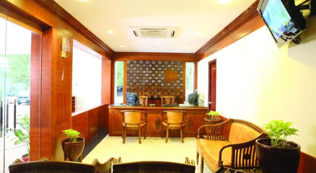 Meenakshi's Sunshine Hotel