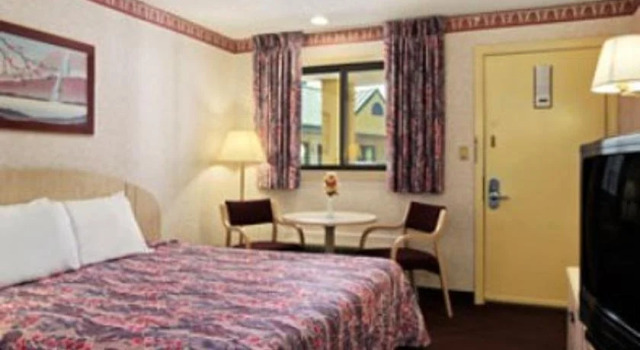 Travelodge West Springfield, 预订 酒店 斯普林菲尔德 马萨诸塞州
